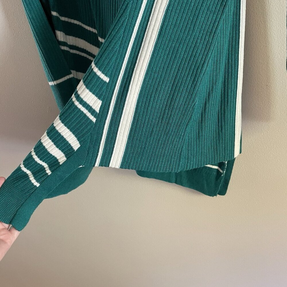 Chicos Sz 2 US L Bright Jade Coastal Asymmetrical Hem Striped Tunic Sweater - Picture 6 of 12